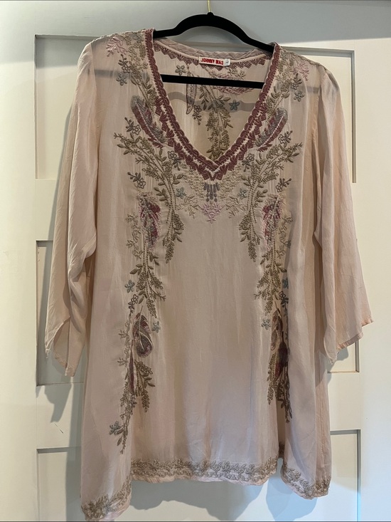 Johnny Was Tops - Johnny Was Pale Blush Embroidered V-Neck Tunic